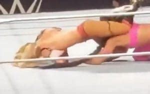 bianca belair nipple|Carmella Wrestles Through Major Wardrobe Malfunction At WWE。